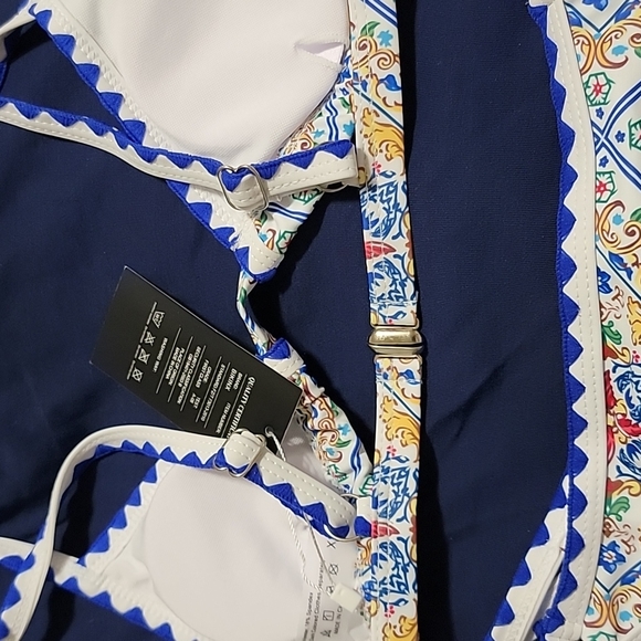 New Bikini - Picture 4 of 7